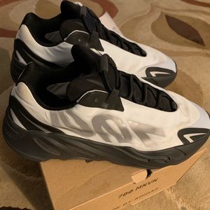 adidas Men's Black and White Chunky Sneakers